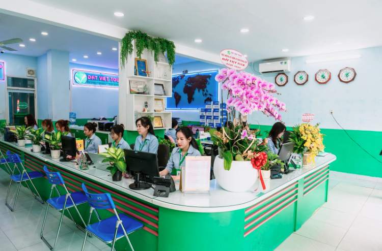 Khám phá vẻ đẹp ba miền cùng Đất Việt Tour qua các hành trình đặc sắc