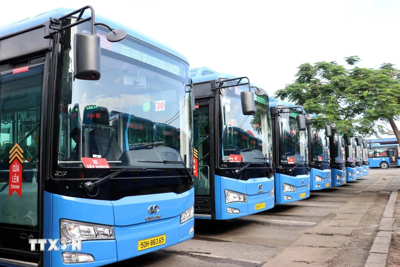 Singapore bắt đầu thử nghiệm xe buýt công cộng không người lái