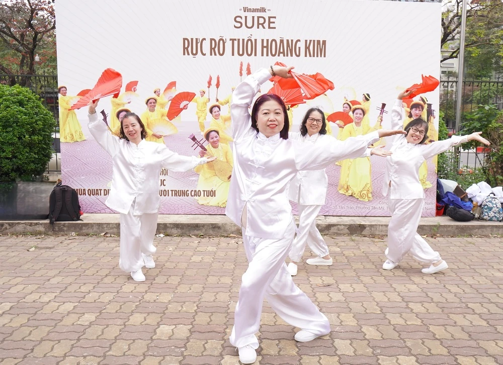 Vinamilk Sure đồng hành cùng gần 3.000 người cao tuổi xác lập kỷ lục mới