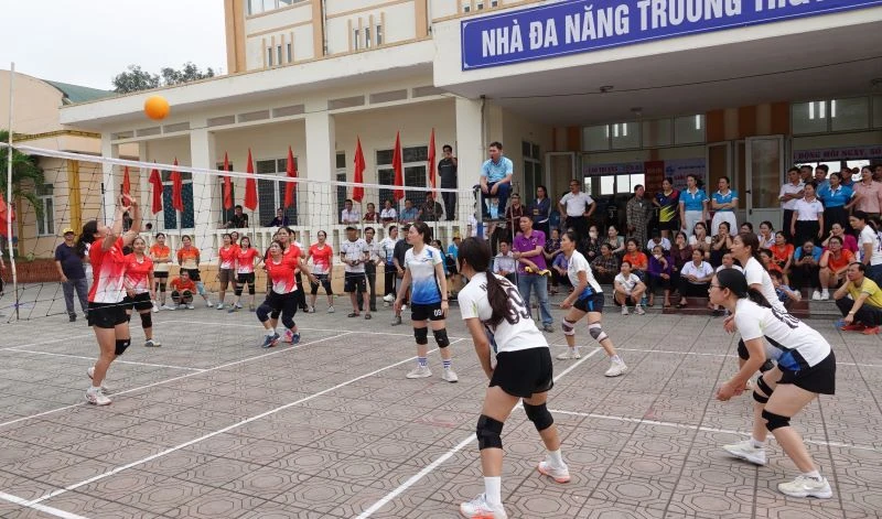 Khai mạc giải bóng chuyền hơi phường Đông Quang