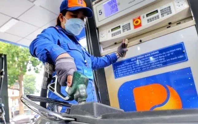 Chi tạm ứng 8.000 tỷ đồng cho Quỹ Bình ổn giá xăng dầu