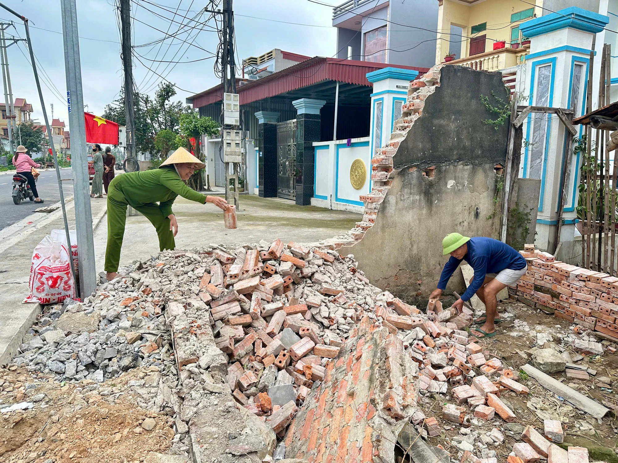 Xã Thiệu Quang ra quân triển khai mở rộng hành lang giao thông
