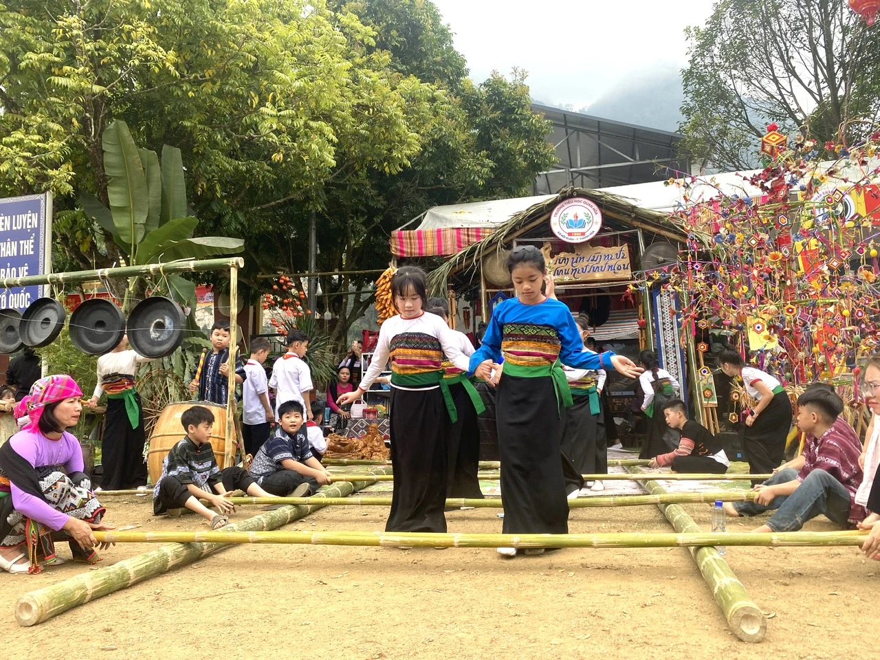 Khai mạc Lễ hội Mường Ca Da - Tôn vinh văn hóa dân tộc Thái