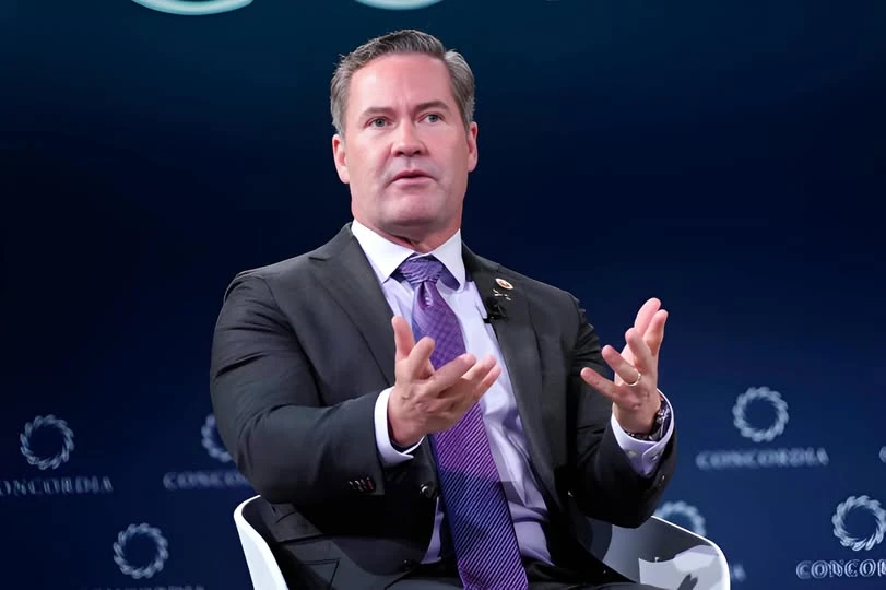 Mỹ không loại trừ khả năng tấn công cơ sở hạt nhân Iran, Tehran cảnh báo eo biển Hormuz có thể bị đóng hoàn toàn