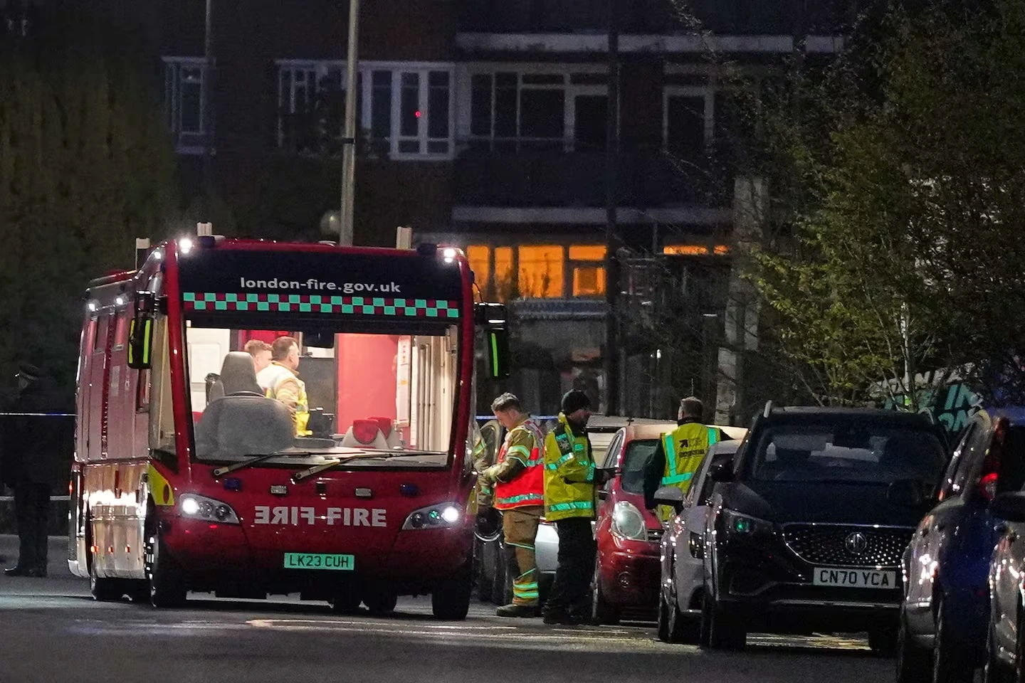 Xe cứu thương của người Do Thái bị phóng hỏa giữa London