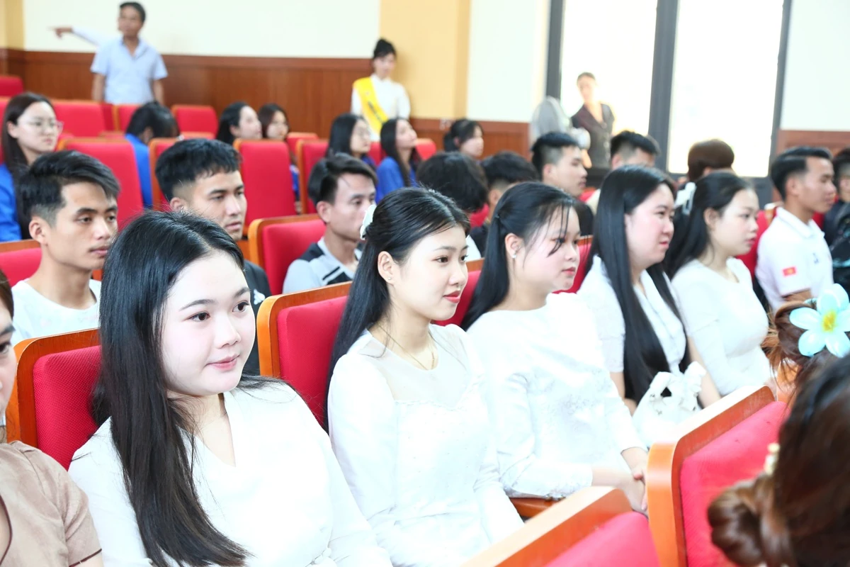 Gặp mặt lưu học sinh Lào nhân dịp Tết cổ truyền Bunpimay năm 2026