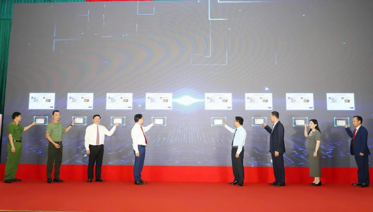 Thanh Hóa ra mắt mô hình thí điểm Kiosk thông minh và hệ thống xác thực, cấp bản sao số tài liệu điện tử