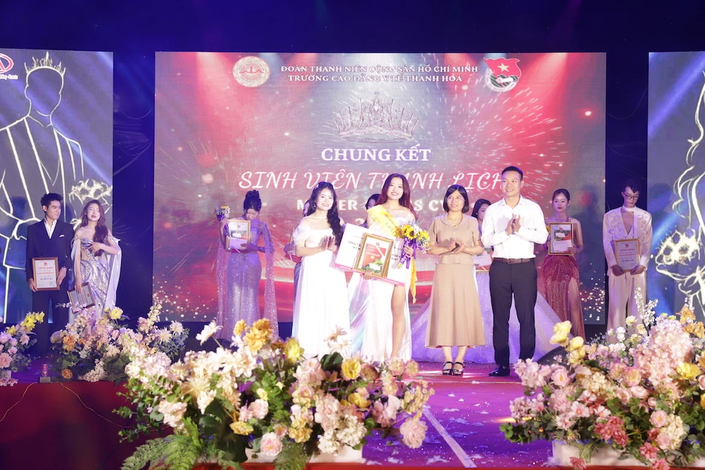 Sôi nổi chung kết Cuộc thi Sinh viên thanh lịch Trường Cao đẳng Y tế Thanh Hóa