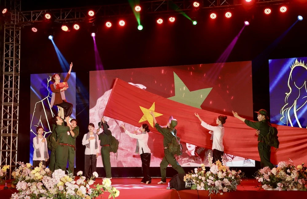 Sôi nổi chung kết Cuộc thi Sinh viên thanh lịch Trường Cao đẳng Y tế Thanh Hóa