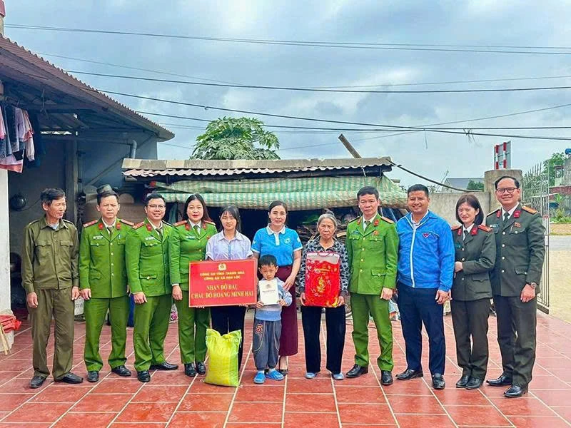 Những người “mẹ đỡ đầu”