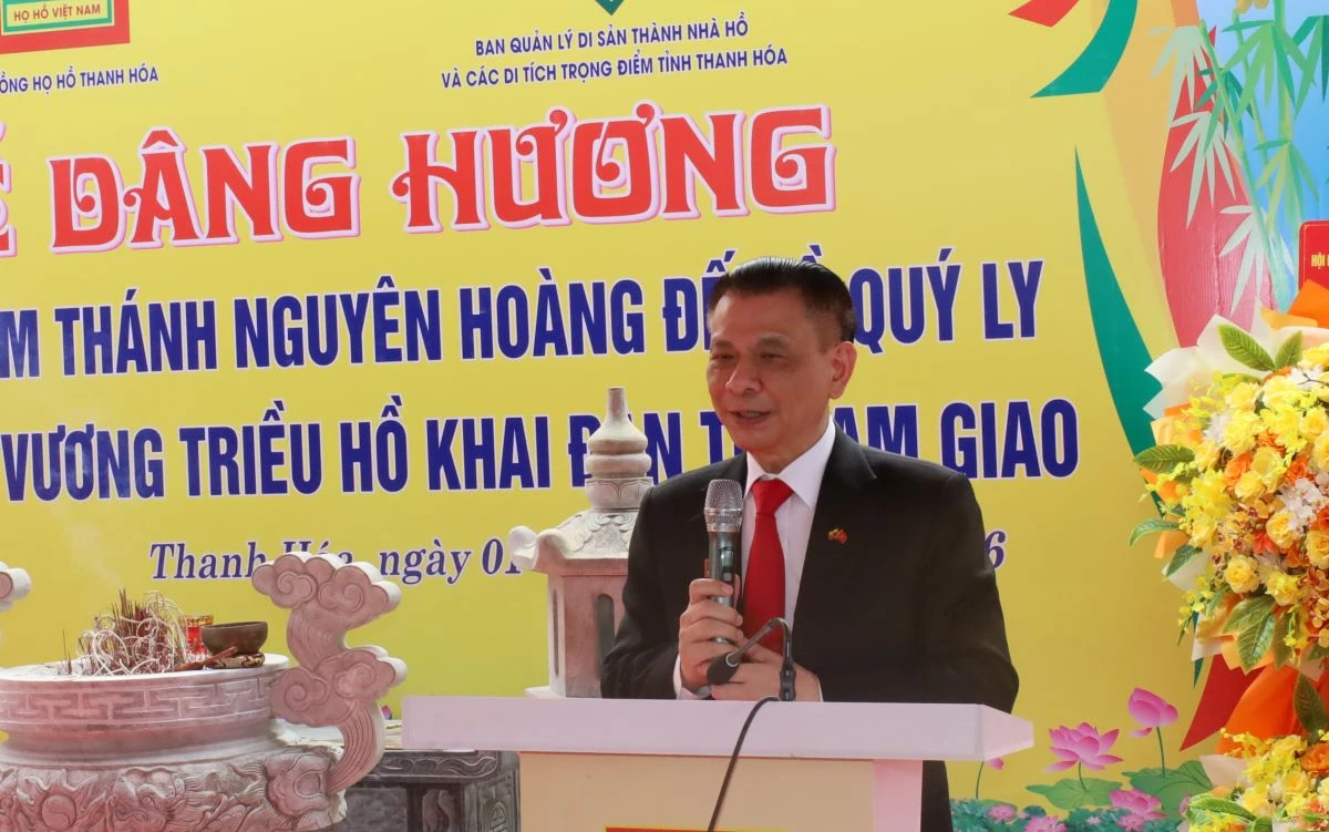 Dâng hương tưởng niệm Thánh Nguyên Hoàng đế Hồ Quý Ly