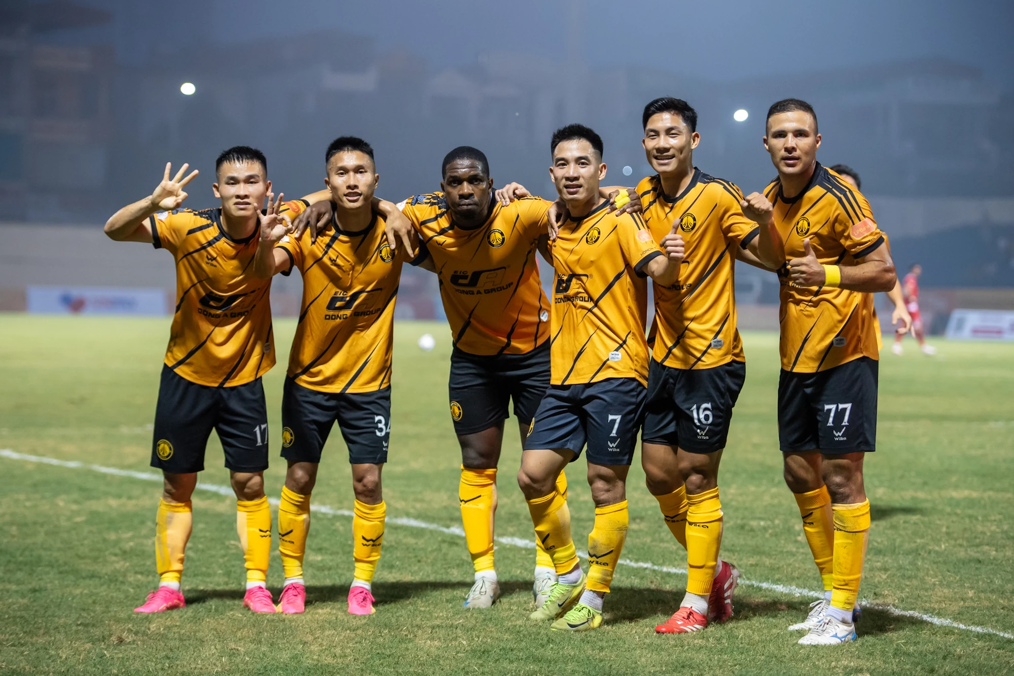 Đông Á Thanh Hóa gây “địa chấn”, thắng đậm Công an TP.HCM 4-0