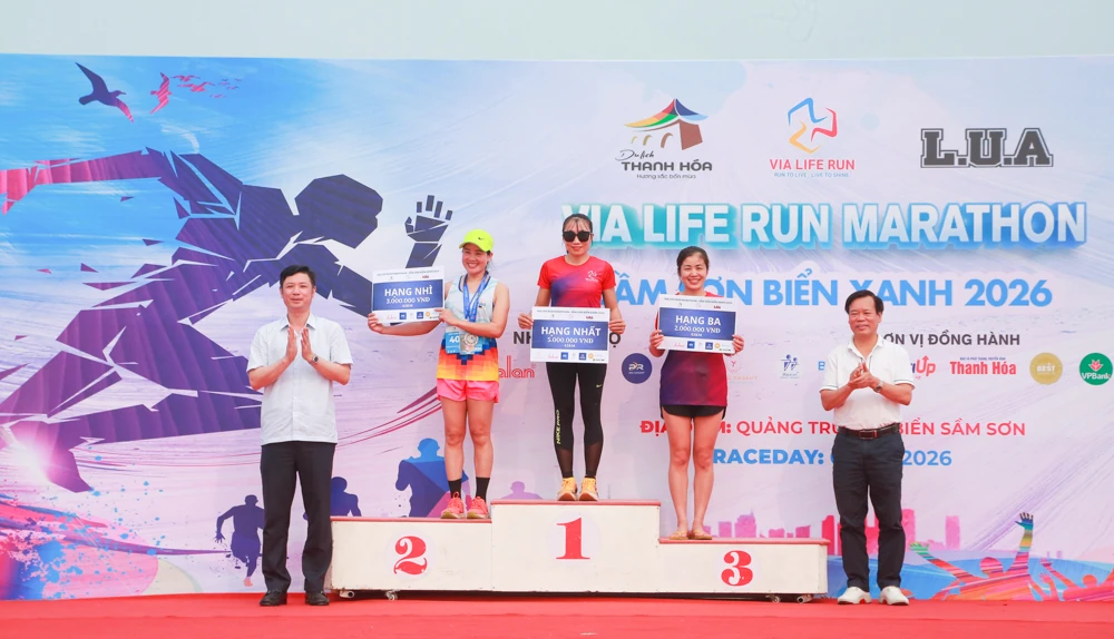 Hơn 1.000 runner đánh thức mùa hè sôi động tại Sầm Sơn