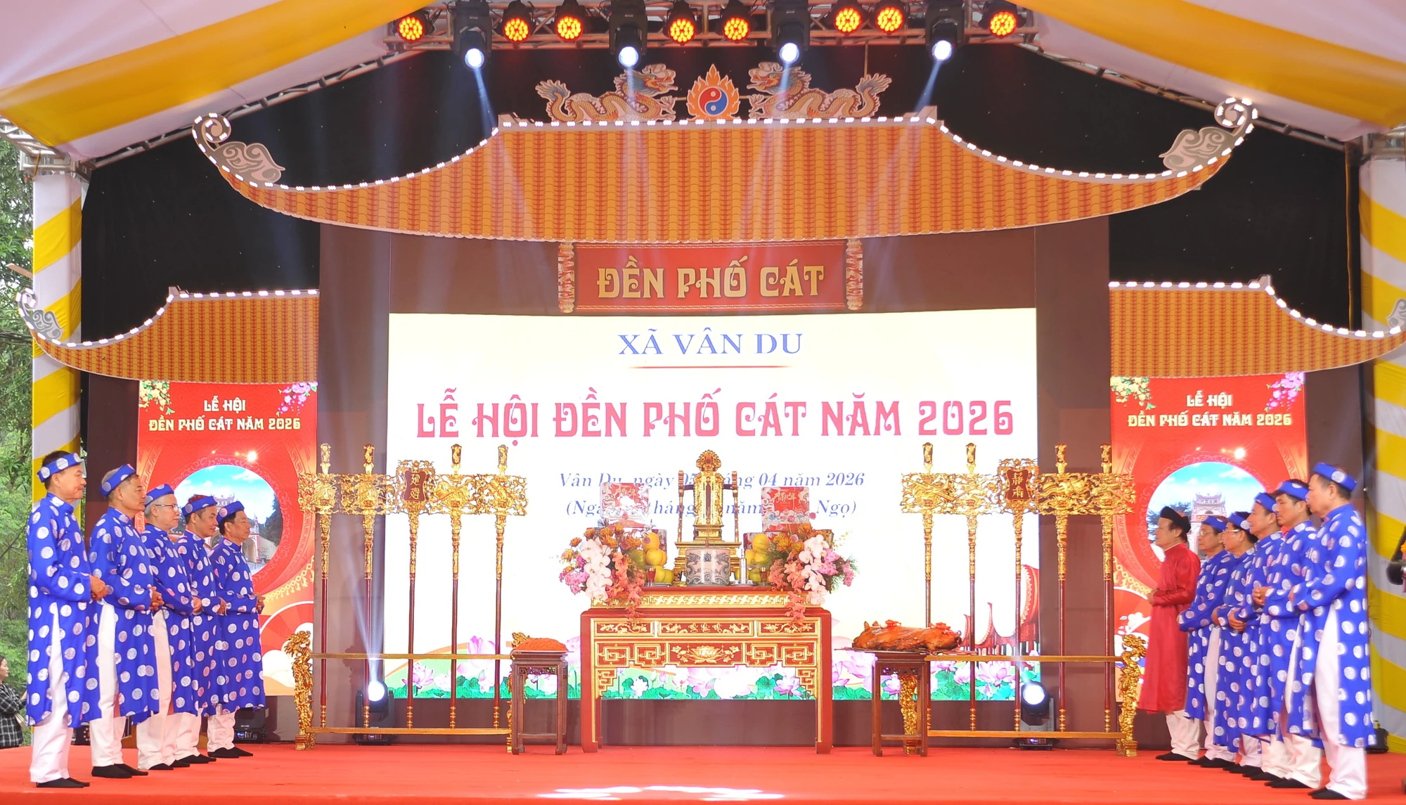 Linh thiêng Lễ hội đền Phố Cát năm 2026