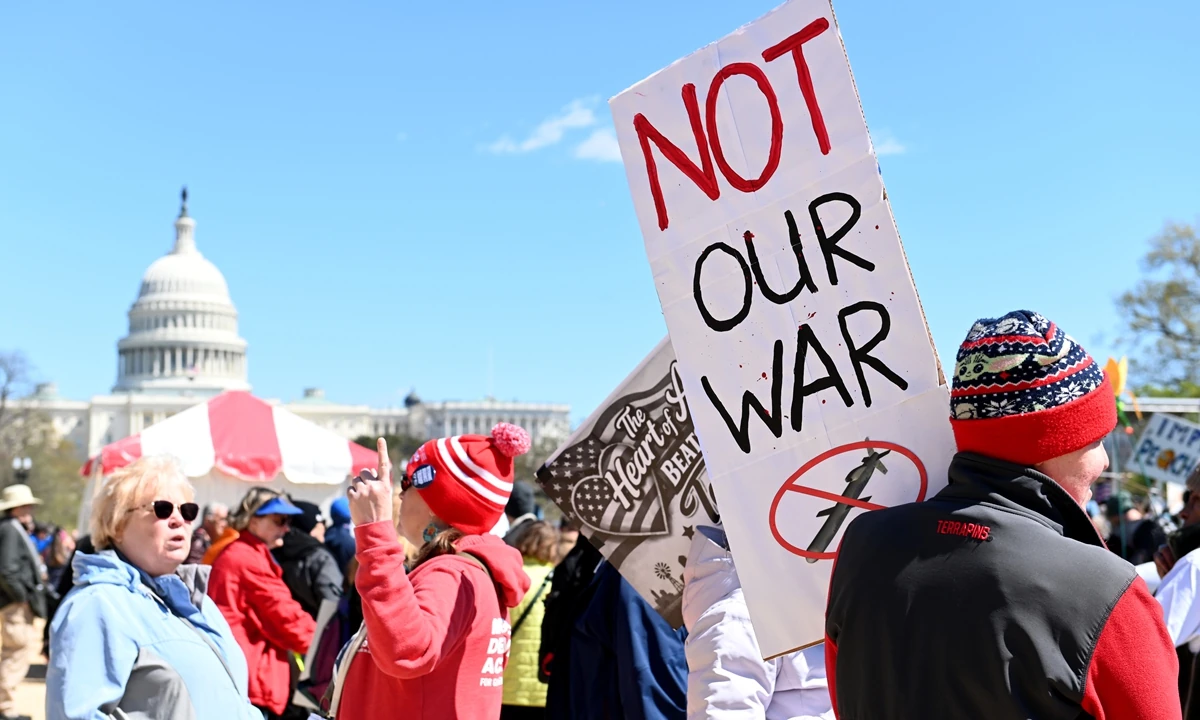 Thông điệp mạnh mẽ nhưng đầy mâu thuẫn của ông Trump về cuộc chiến với Iran