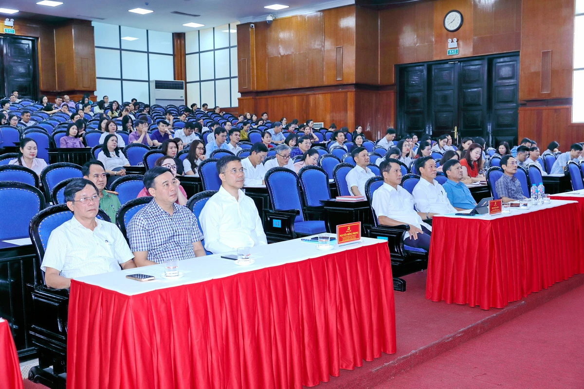 Báo chí, văn nghệ sĩ, trí thức phải đi đầu trong dẫn dắt tư tưởng, tạo đồng thuận xã hội