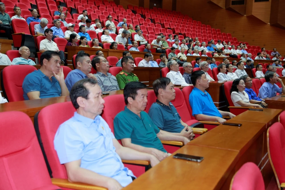 Trang bị kỹ năng nhận diện, đấu tranh, phản bác các quan điểm sai trái, thù địch trên không gian mạng