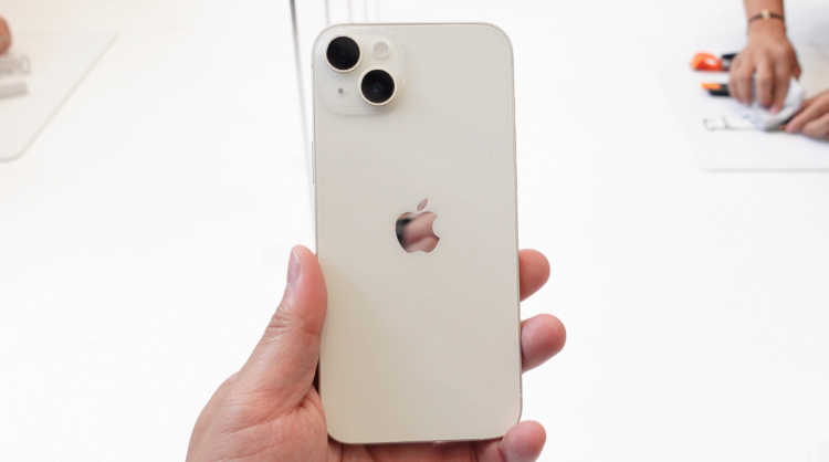 Mua iPhone 14 thay iPhone 13: quyết định sai lầm?