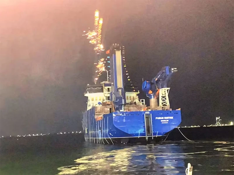 Hạ thủy tàu dịch vụ điện gió ngoài khơi hiện đại do người Việt đóng mới