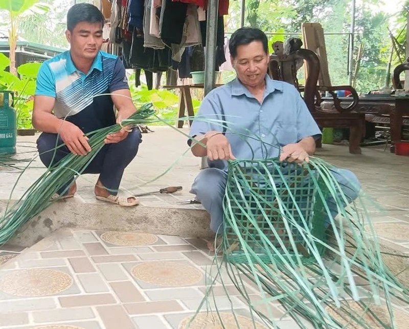 Nghề đan lát truyền thống của người Thái ở Yên Khương