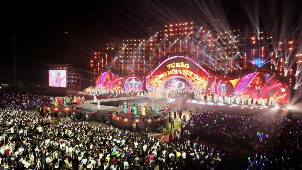 “Thanh âm kỷ nguyên mới” vang trên Đất mỏ anh hùng