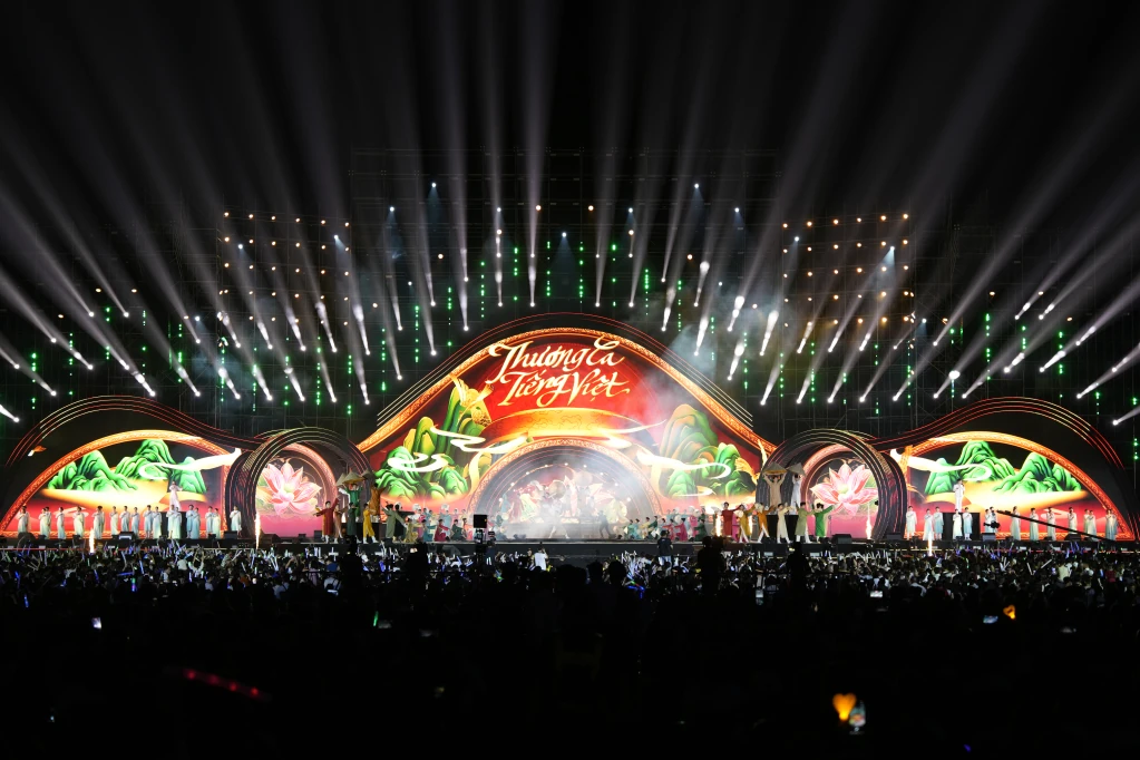 “Thanh âm kỷ nguyên mới” vang trên Đất mỏ anh hùng