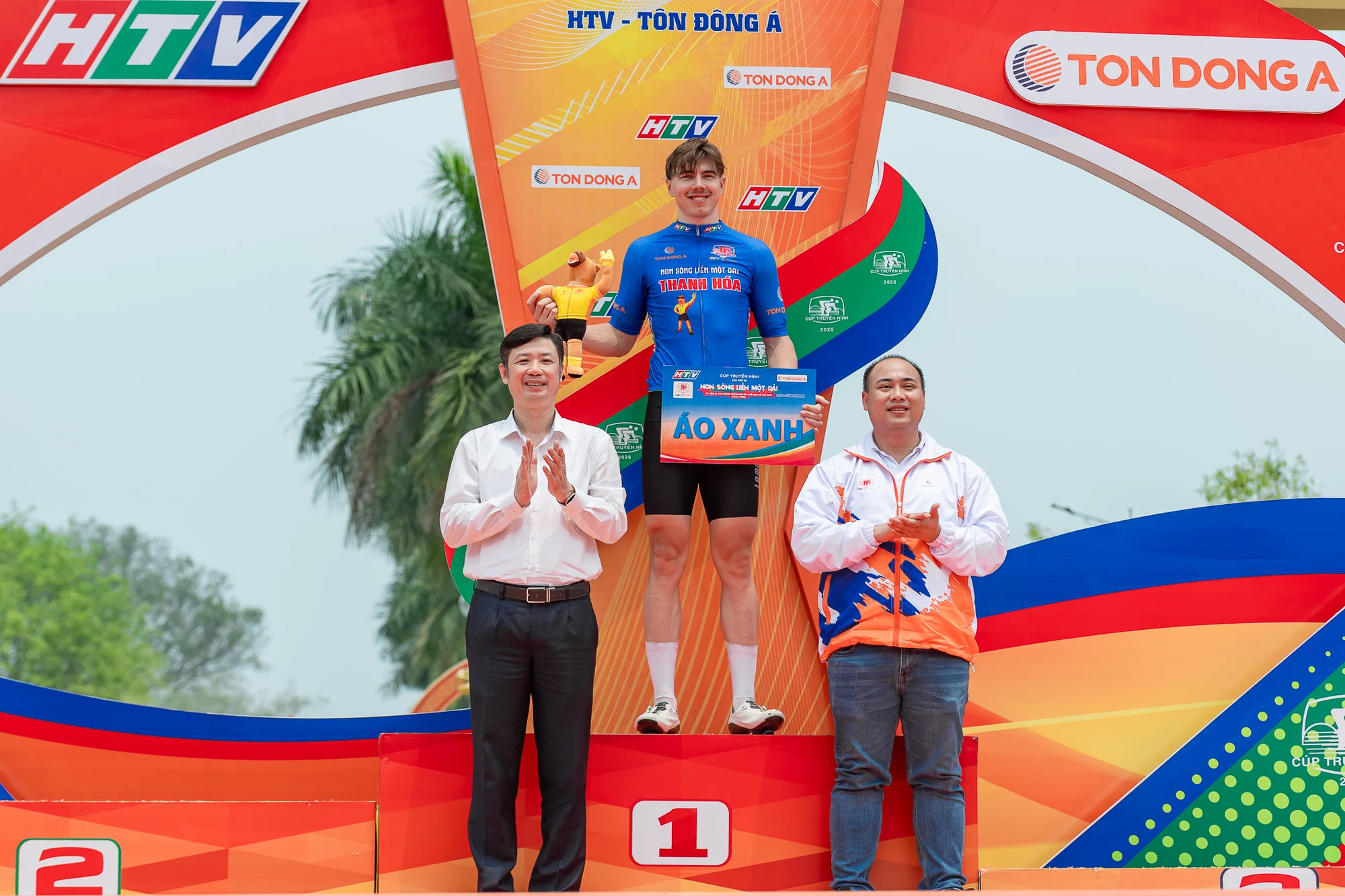 Marchuk Dzianis xé áo vàng Cúp truyền hình TP HCM ở chặng 4