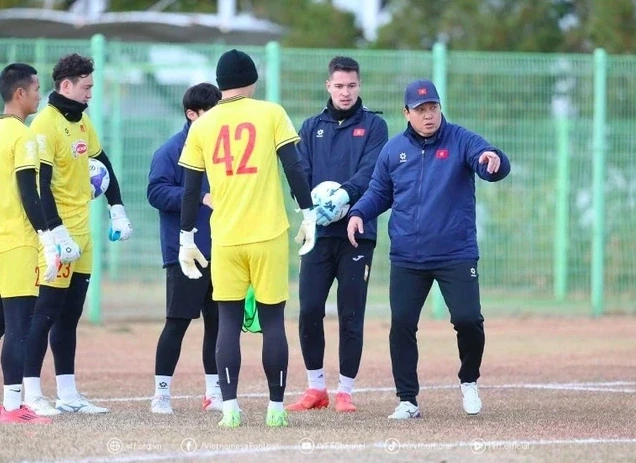 VFF gia hạn với HLV Lee Woon-jae; Bộ trưởng Thể thao Iran: “Chỉ dự World Cup ở Mexico”