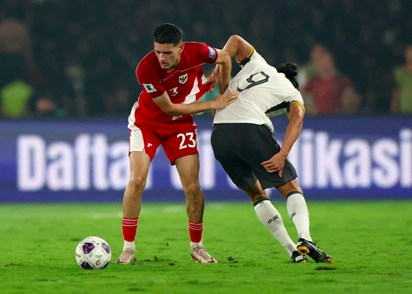 SLNA và Tây Ninh tiến thẳng vào Bán kết U15 Quốc gia 2026; Chicharito tái xuất World Cup 2026 với vai trò mới