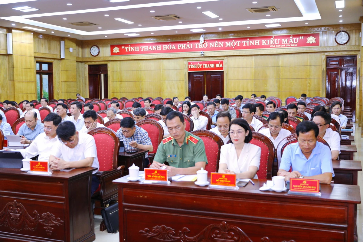 Tiếp tục củng cố, giữ vững và phát huy cao nhất tinh thần đoàn kết, thống nhất trong toàn Đảng bộ