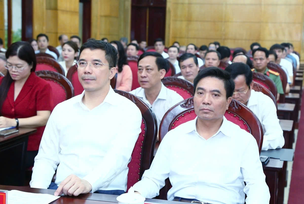 Hội nghị toàn quốc nghiên cứu, học tập, quán triệt và triển khai thực hiện Nghị quyết Hội nghị lần thứ hai Ban Chấp hành Trung ương Đảng khóa XIV