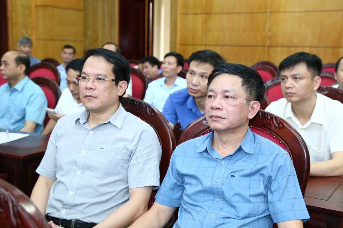 Hội nghị toàn quốc nghiên cứu, học tập, quán triệt và triển khai thực hiện Nghị quyết Hội nghị lần thứ hai Ban Chấp hành Trung ương Đảng khóa XIV