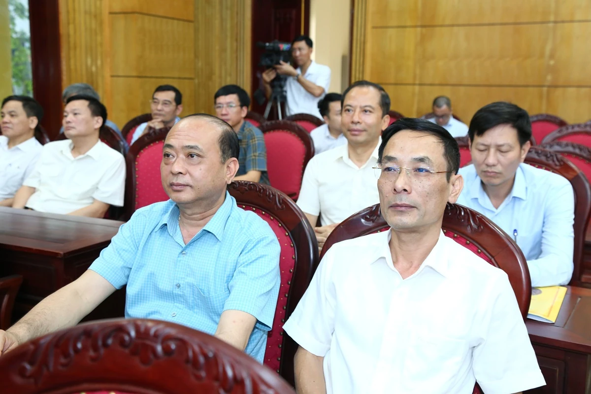 Hội nghị toàn quốc nghiên cứu, học tập, quán triệt và triển khai thực hiện Nghị quyết Hội nghị lần thứ hai Ban Chấp hành Trung ương Đảng khóa XIV