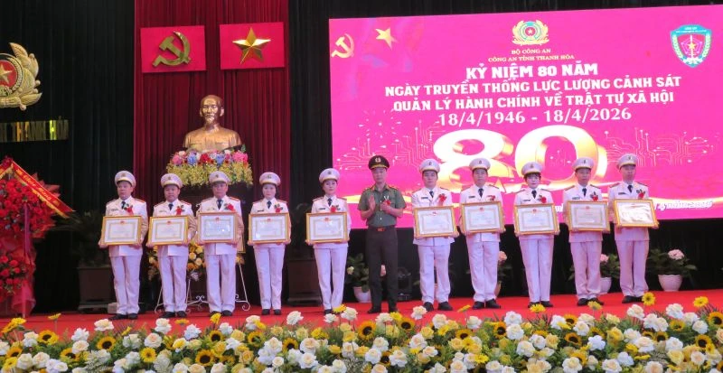 Kỷ niệm 80 năm Ngày truyền thống lực lượng Cảnh sát QLHC về TTXH