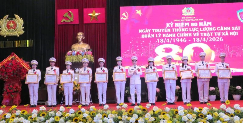 Kỷ niệm 80 năm Ngày truyền thống lực lượng Cảnh sát QLHC về TTXH