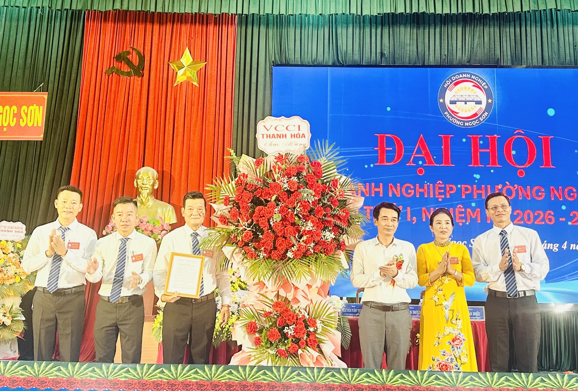 Phát huy vai trò cầu nối giữa doanh nghiệp với chính quyền địa phương