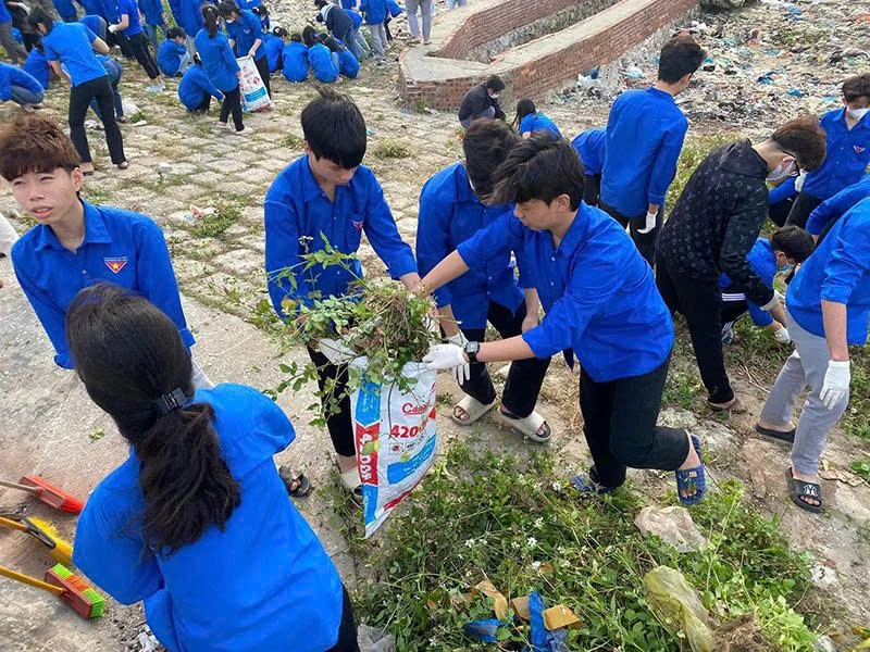 Để làng biển không còn phải đối mặt với rác thải