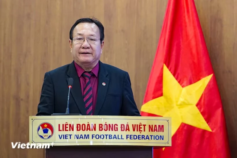 HLV Hoàng Văn Phúc đảm nhận vị trí thuyền trưởng đội tuyển Nữ Việt Nam