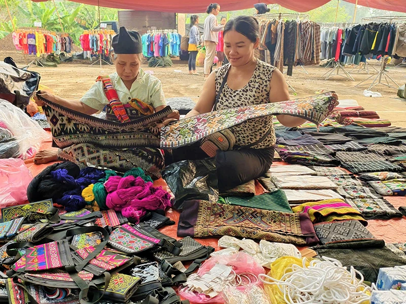 Bản Na Mèo: Bình yên nơi miền biên viễn