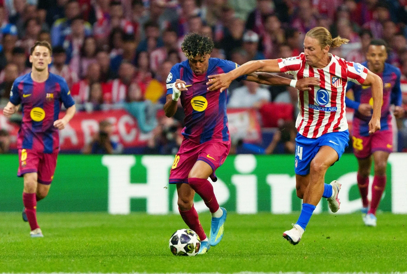U15 Hà Nội I lần đầu vô địch U15 Quốc gia; Barca dừng bước tại tứ kết Champions League