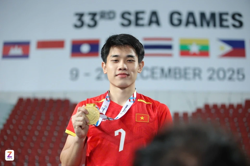 HLV Kim Sang Sik đối mặt bài toán “phân thân” giữa Asiad 20 và FIFA ASEAN Cup 2026; Lộ diện 4 anh tài vào bán kết Champions League