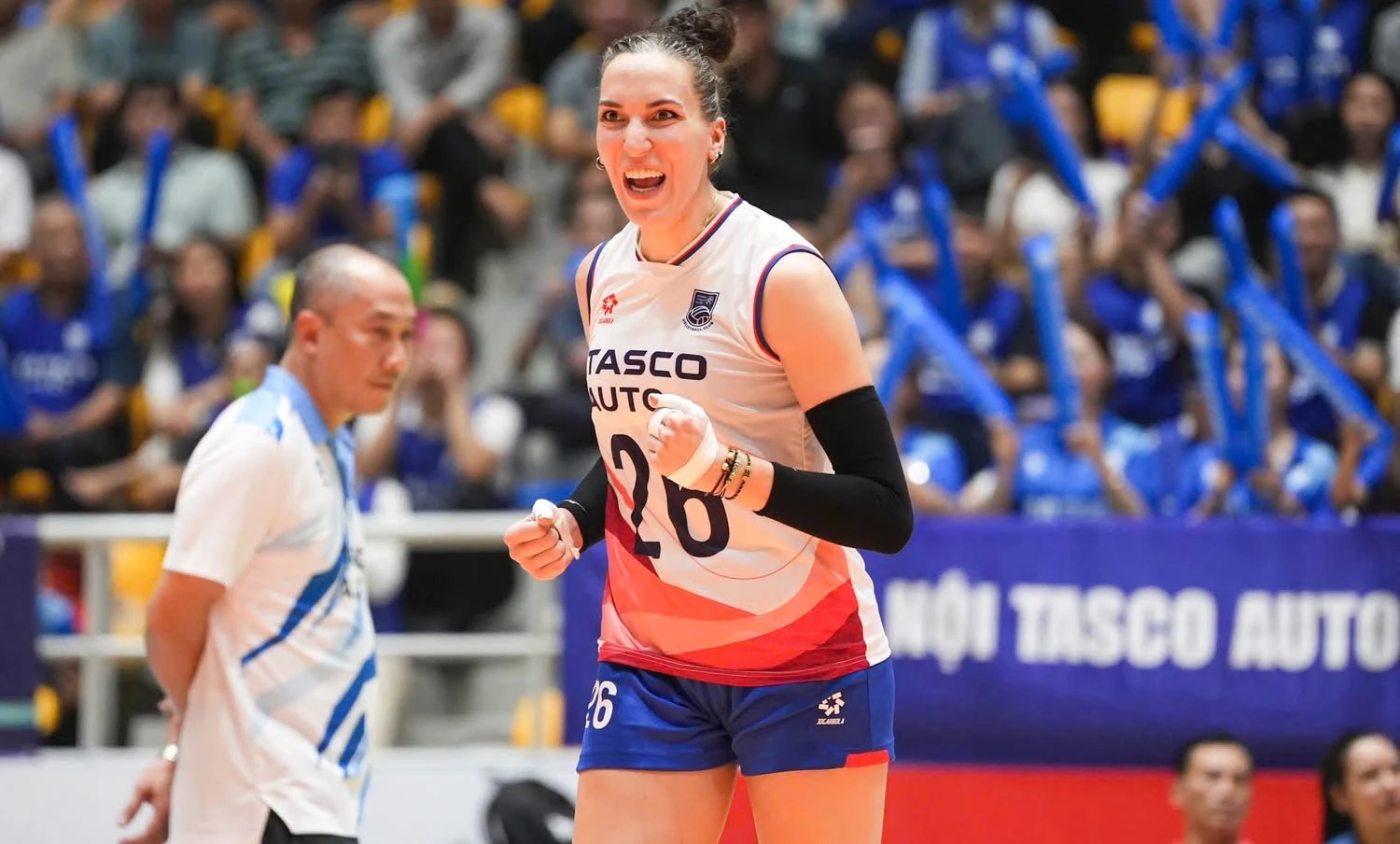 Bóng chuyền nữ XMLS Thanh Hóa thất bại sau 3 sec trước đội đầu bảng Hà Nội Tasco Auto