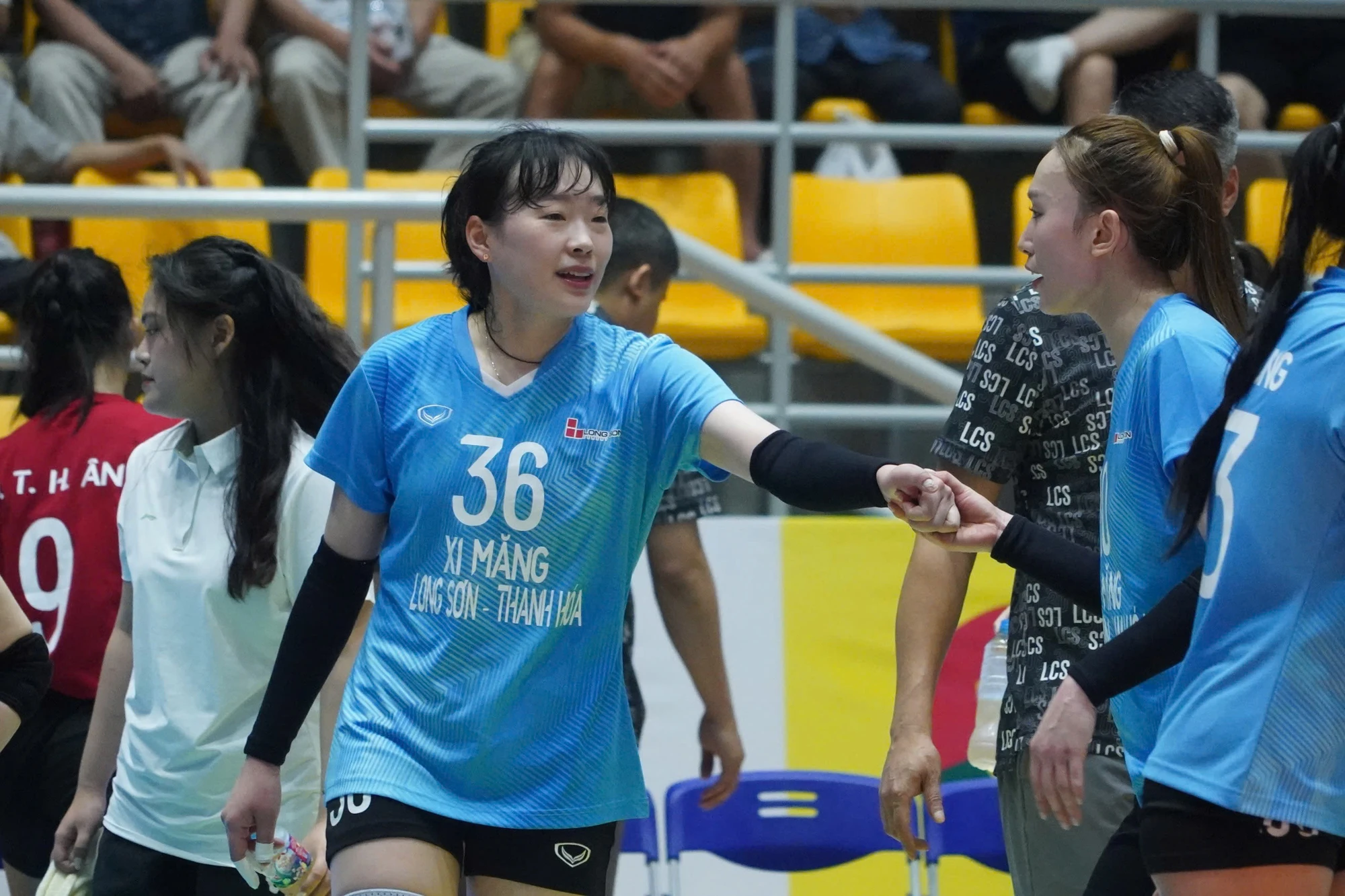 Bóng chuyền nữ XMLS Thanh Hóa thất bại sau 3 sec trước đội đầu bảng Hà Nội Tasco Auto