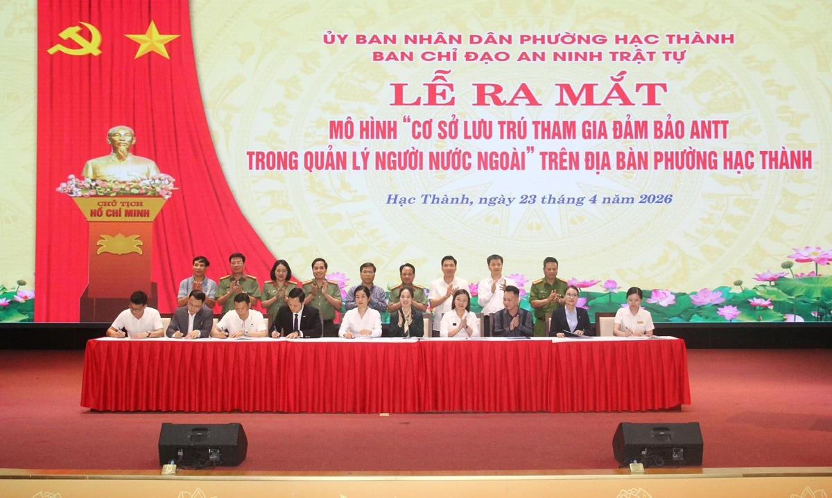 Phường Hạc Thành ra mắt mô hình “Cơ sở lưu trú tham gia bảo đảm ANTT trong quản lý người nước ngoài”