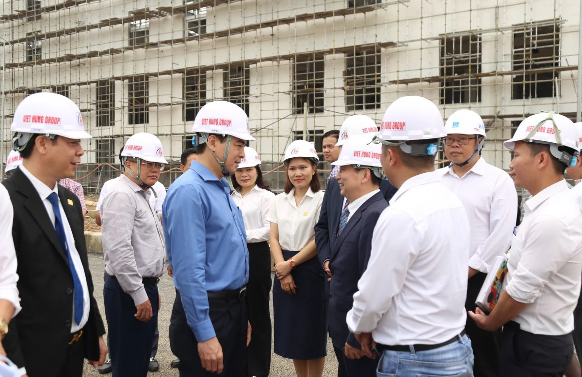 Chủ tịch UBND tỉnh Nguyễn Hoài Anh kiểm tra tiến độ thi công Dự án Thung lũng Gốm sứ Asean Việt Nam