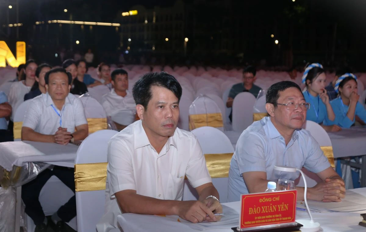 Tổng duyệt chương trình nghệ thuật “Sầm Sơn - Khát vọng rực rỡ”