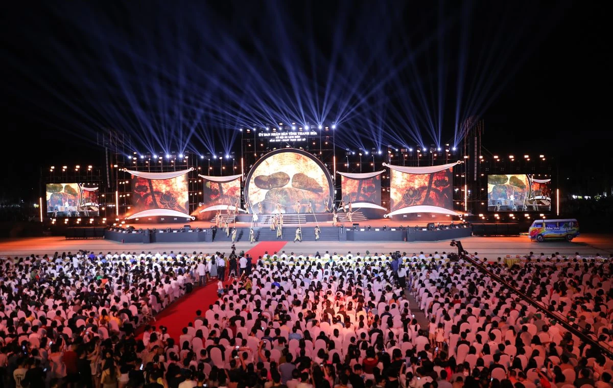 Khai mạc Lễ hội du lịch Sầm Sơn năm 2026: “Sầm Sơn - Khát vọng rực rỡ”