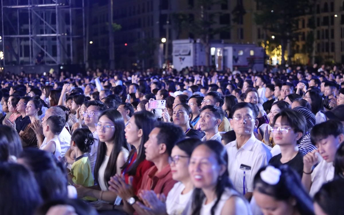 Khai mạc Lễ hội du lịch Sầm Sơn năm 2026: “Sầm Sơn - Khát vọng rực rỡ”