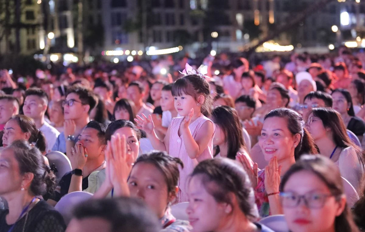 Khai mạc Lễ hội du lịch Sầm Sơn năm 2026: “Sầm Sơn - Khát vọng rực rỡ”