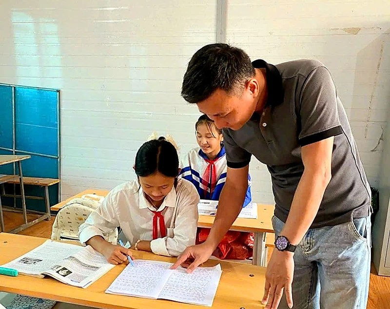 Từ lều trọ học “nuôi chữ” đến ngôi trường của những ước mơ (Bài 1): Giữ con chữ giữa mù sương